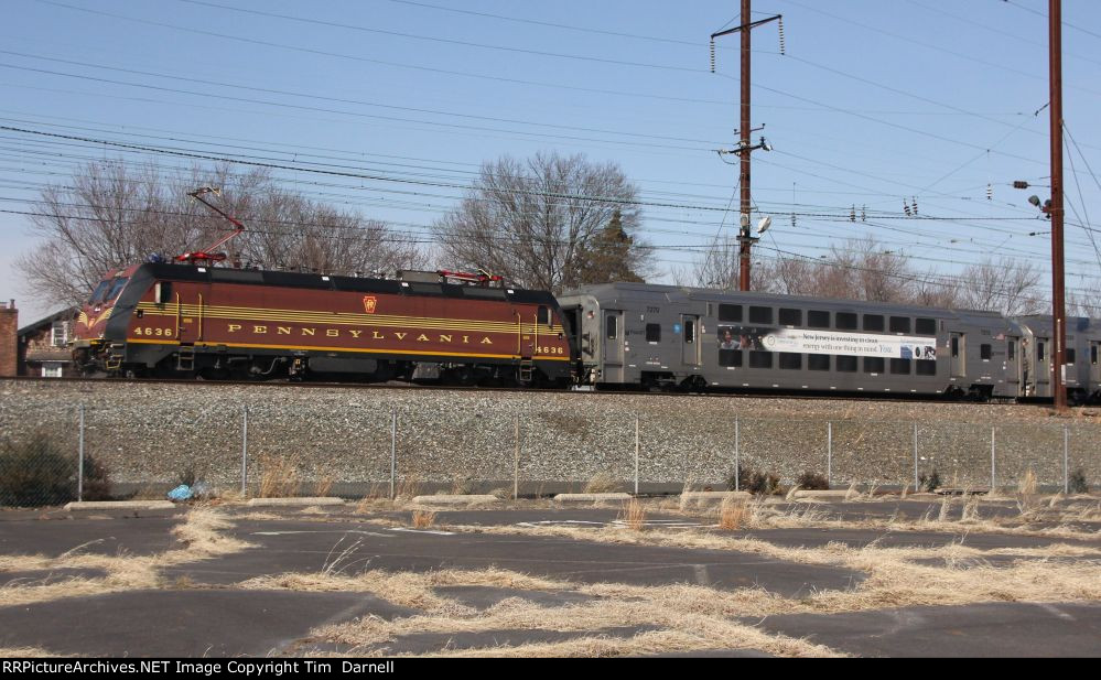 NJT 4636 heads east.